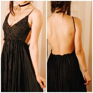 Akira Chicago Black Label 'Camilla' Crinkle Open Back Crochet Maxi Dress